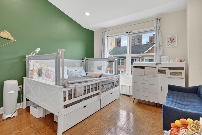 Building Photo - 354 Oswego Ct