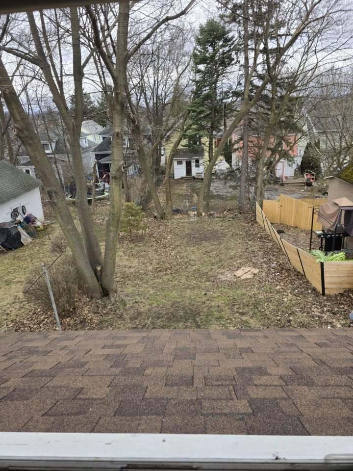 Building Photo - 110 Schuler St