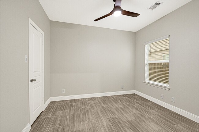 Building Photo - 11015 Harston Dr