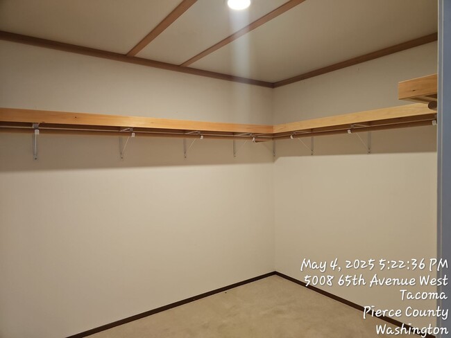 Building Photo - University Place Custom Rambler home for R...