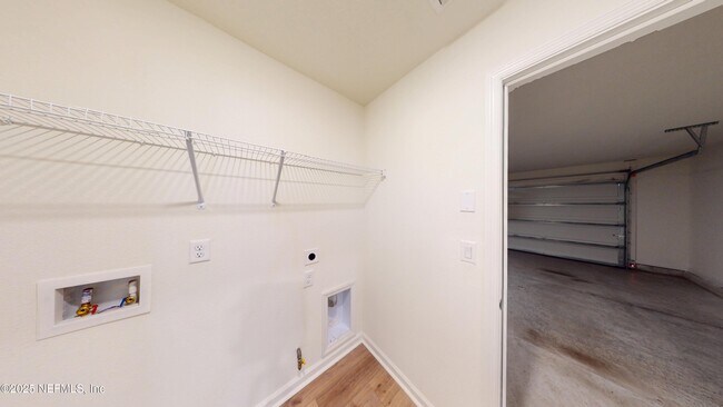 Building Photo - 11172 Stapleton Dr