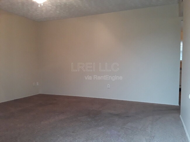 Building Photo - 8602 Gary Wy