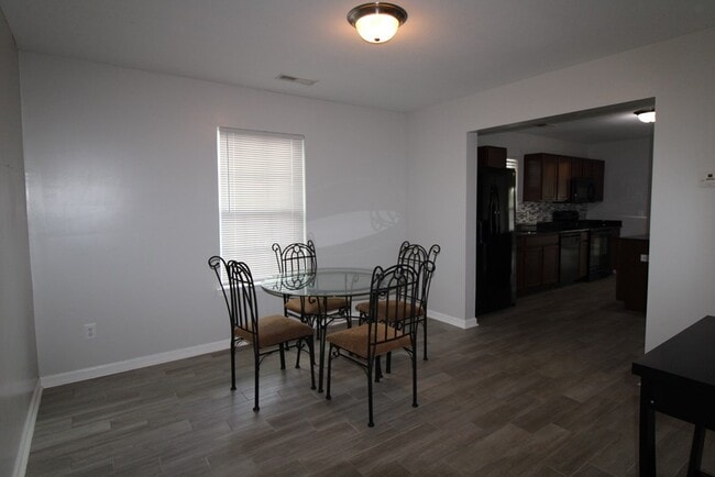 Building Photo - 1840 Polaris Dr