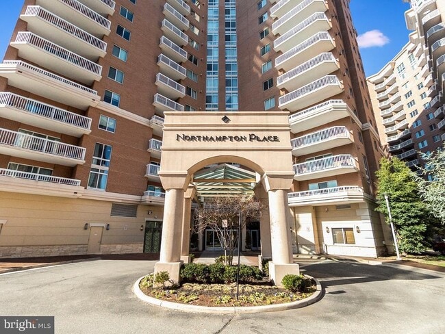 Building Photo - 3101 N Hampton Dr