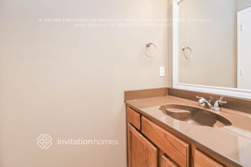 Building Photo - 2127 Chapel Downs Dr