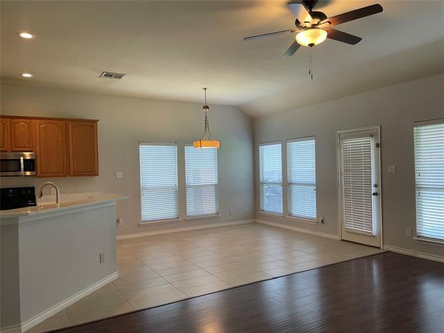Building Photo - 1208 Lazy Ln