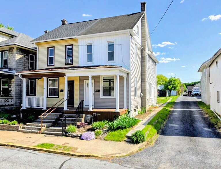 Building Photo - 4 E Muth Ave