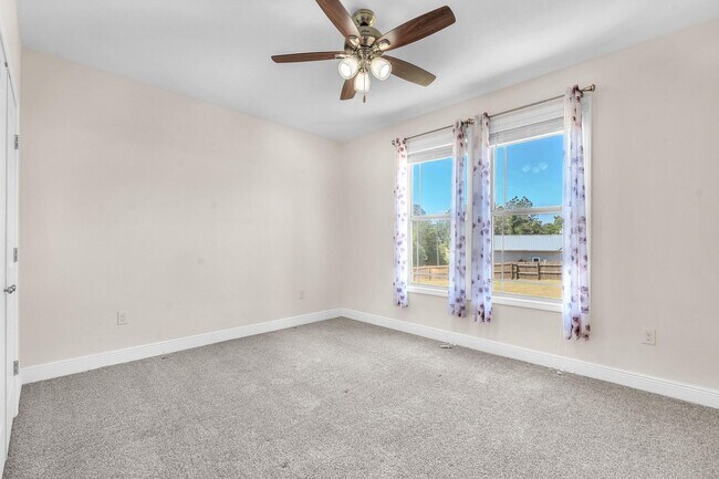 Building Photo - Stunning 4 Bedroom in PRIME Location!!  South of I-10!!