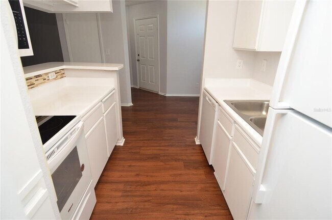 Building Photo - 8630 Mallard Reserve Dr