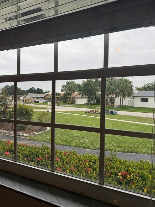 Building Photo - 19253 Carolina Cir