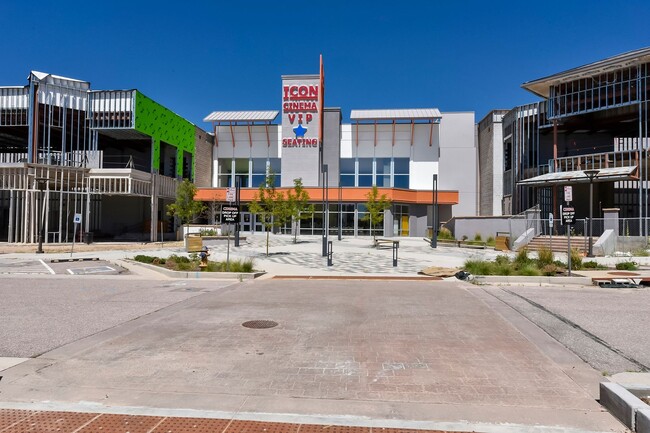 Building Photo - Contemporary Townhome in North CO Springs