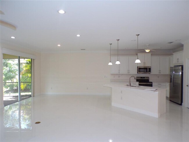 Building Photo - 6200 Falcon Lair Dr