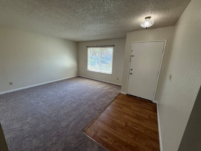 Building Photo - 2766 Applewood Dr