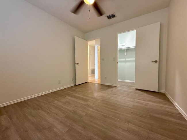 Building Photo - 15120 Arizona Oak Ln