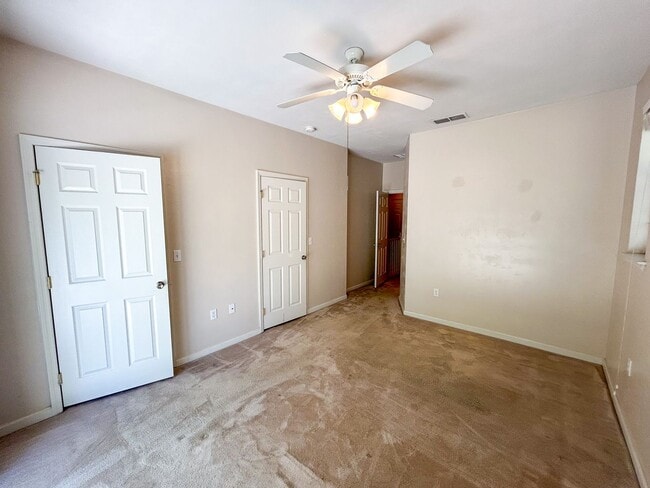 Building Photo - Garland #861