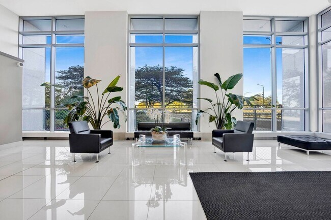 Building Photo - 1550 N Lake Shore Dr