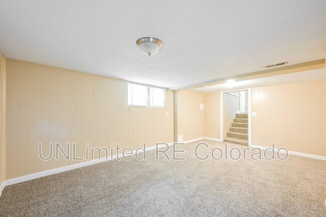 Building Photo - 4967 Lincoln St