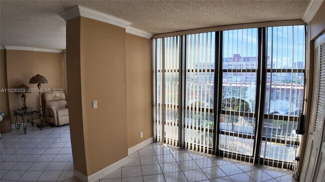 Building Photo - 2017 S Ocean Dr