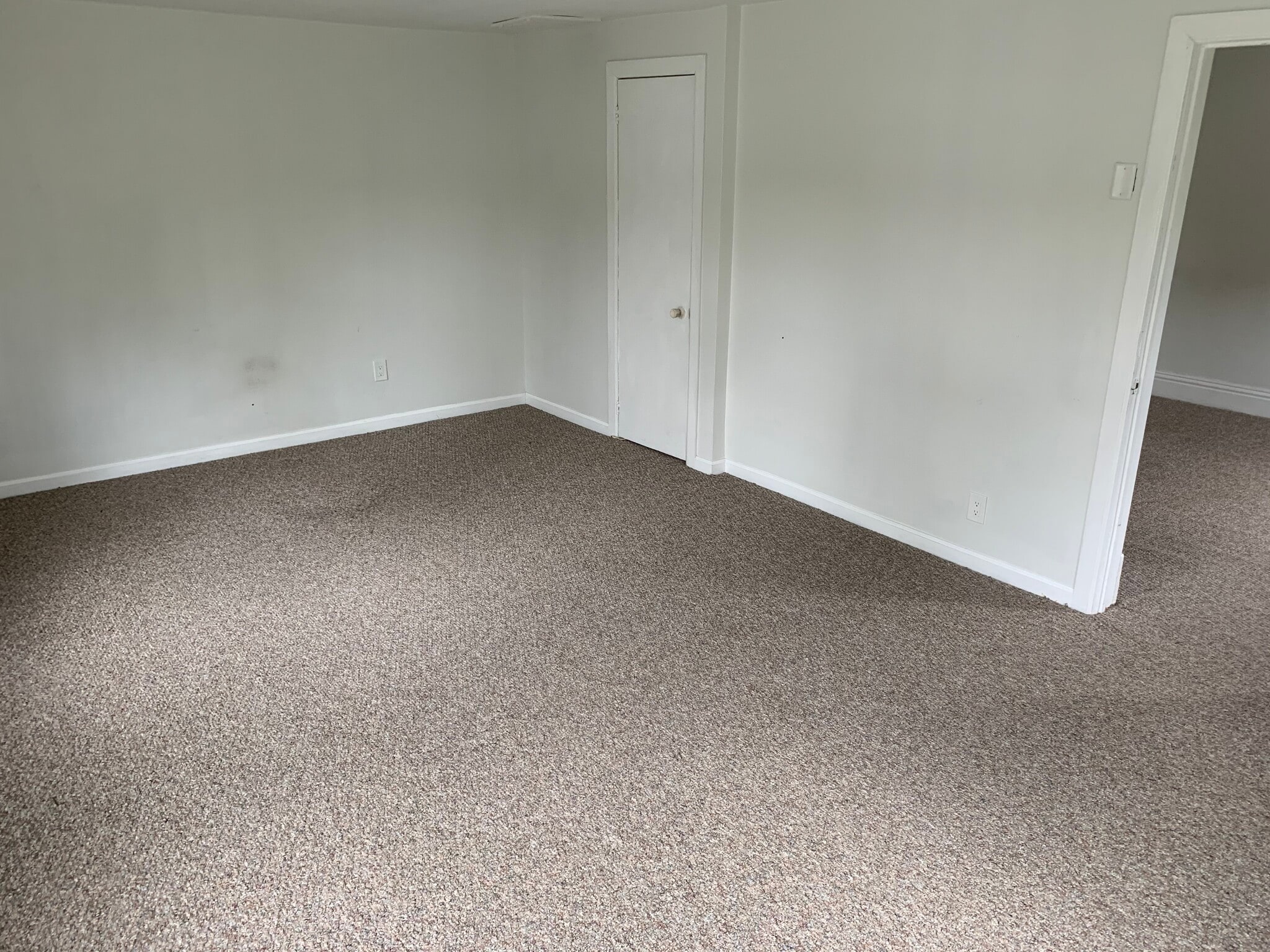 Building Photo - 421 NY-146