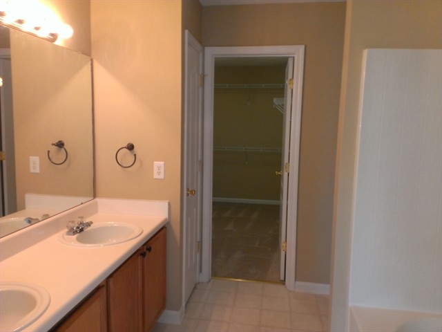 Building Photo - 4001 Crowfield Dr