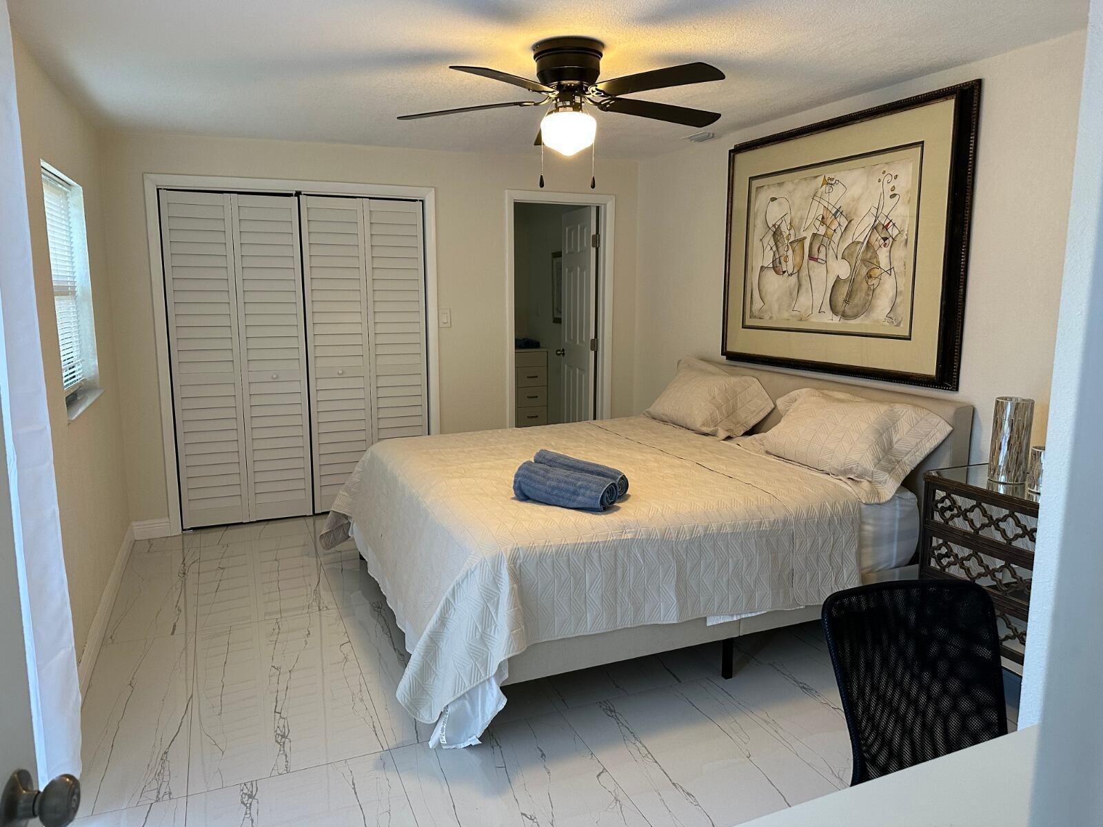 Building Photo - 5131 SW 6th St