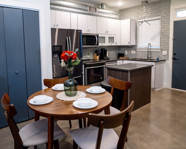 Building Photo - Brand new townhome offers the perfect blen...