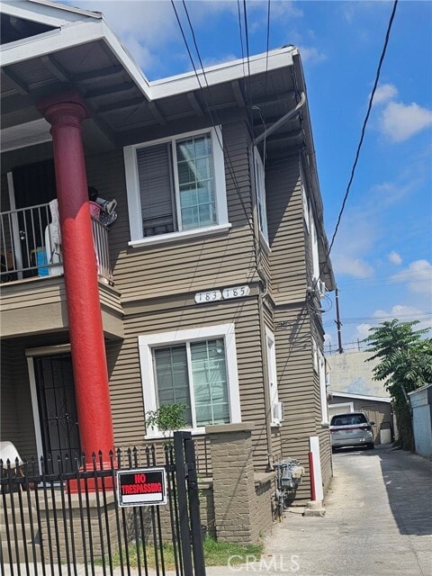 Building Photo - 183 E 35th St