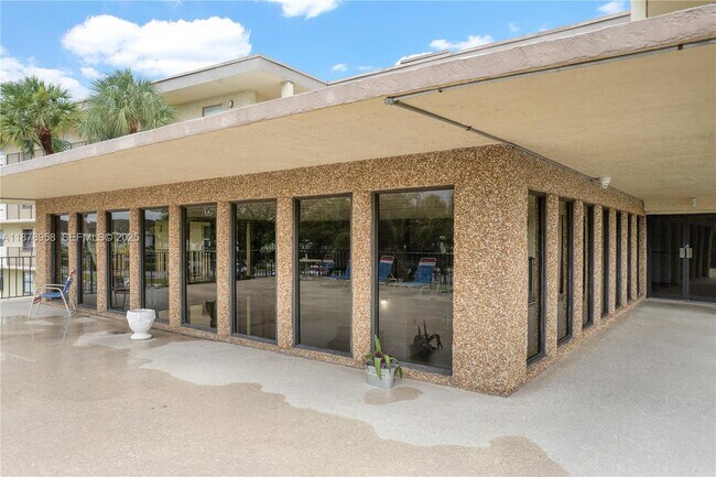 Building Photo - 9355 SW 8th St