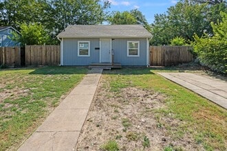 Building Photo - 1508 N Park St