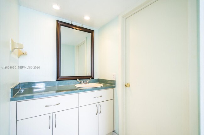 Building Photo - 7150 Indian Creek Dr