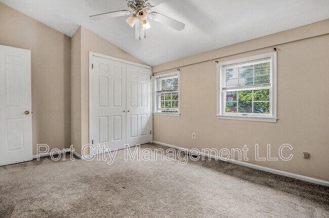 Building Photo - 2110 E Fairmount Ave