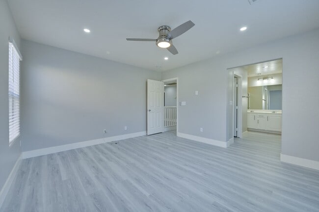 Building Photo - NW!!! 4 bedrooms!!! Pool and Spa!!! All ti...