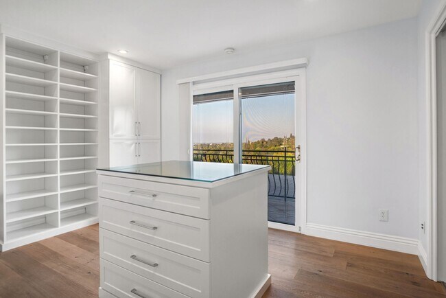 Building Photo - PRIVATE AND TRANQUIL COMPLETELY RENOVATED ...