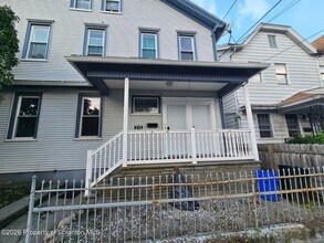 Building Photo - 518 Prospect Ave