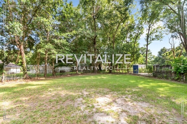 Building Photo - 3 Bedroom Bungalow in Mobile