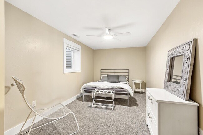 Building Photo - Hillside Hideaway in Historic Virginia Cit...