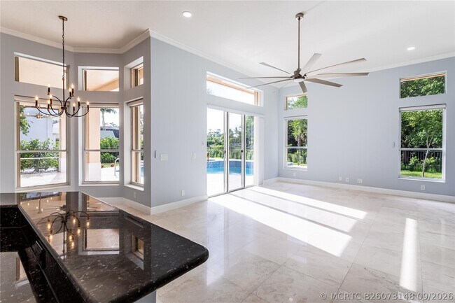 Building Photo - 15683 Cypress Park Dr