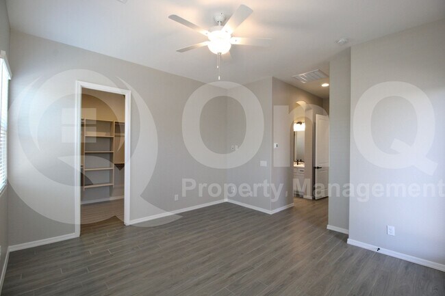 Building Photo - 4245 E Bernice St