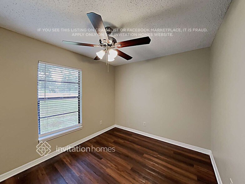Building Photo - 113 E Sumter St