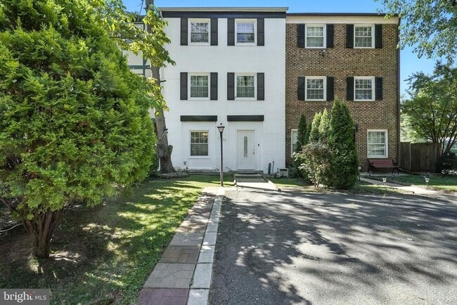 Building Photo - 14727 Bentley Square
