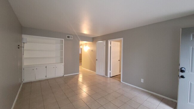 Building Photo - Spacious 2 bedroom in Balcones Heights