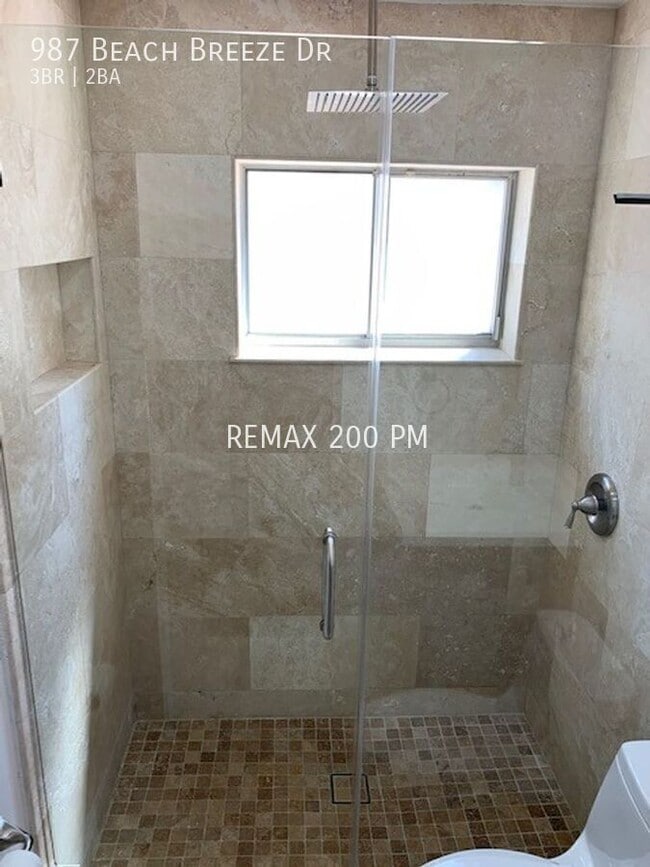 Building Photo - 987 Beach Breeze Dr