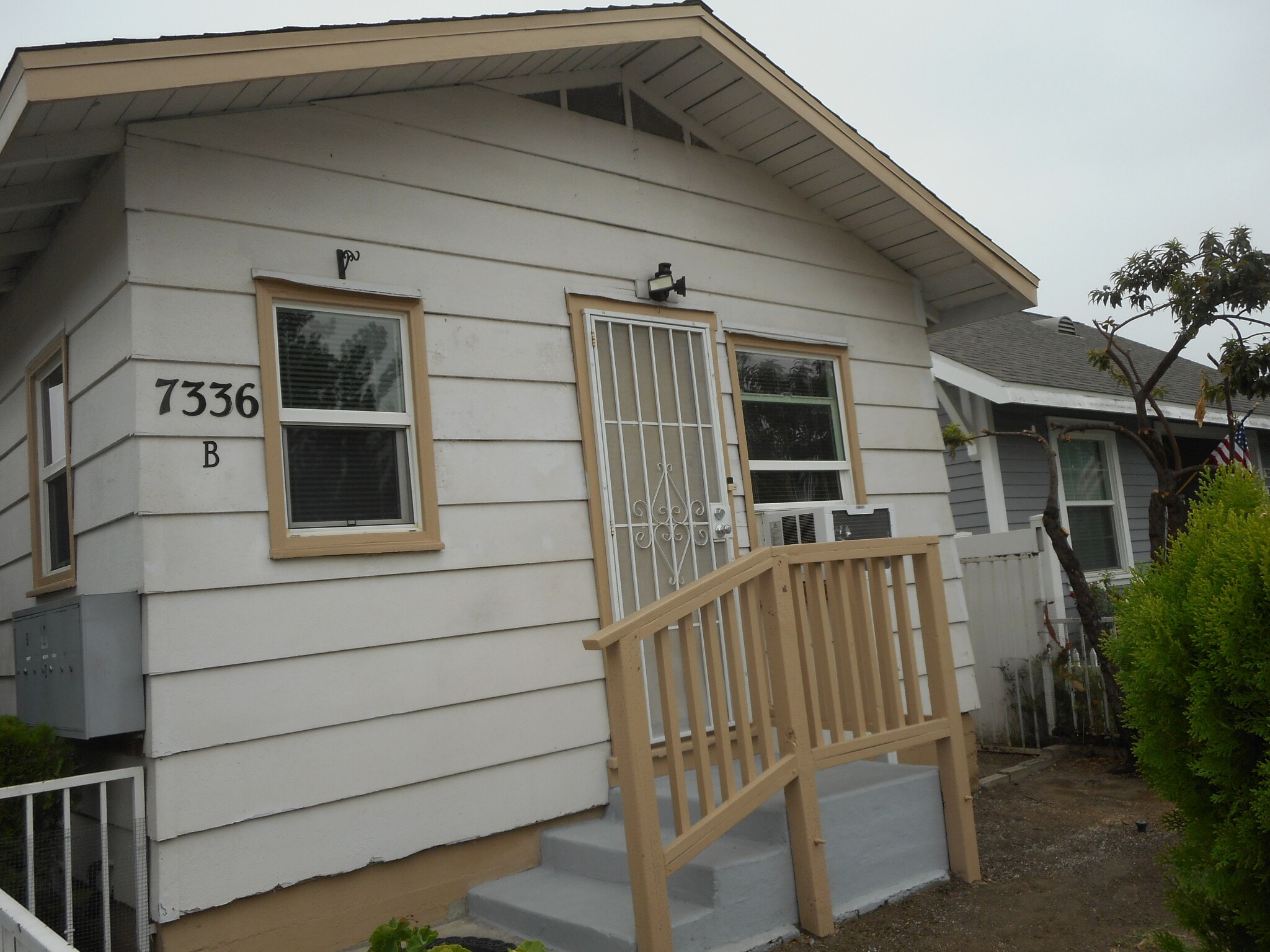 Building Photo - 7336 Comstock Ave