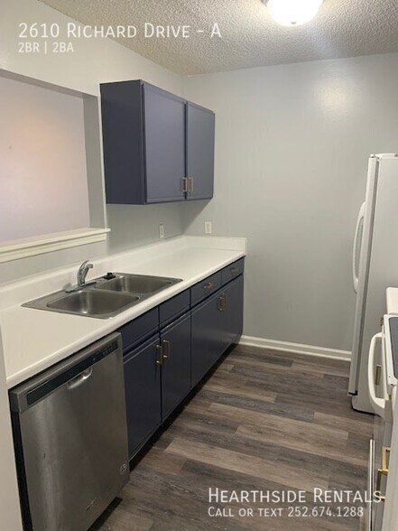 Building Photo - 2610 Richard Dr