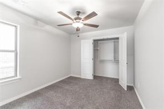 Building Photo - Brand New! 4 bedroom 3 bath home in Edmond...