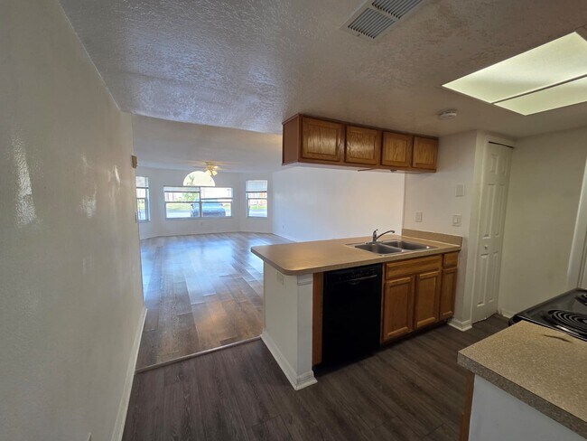 Building Photo - 2751 N Poinciana Blvd