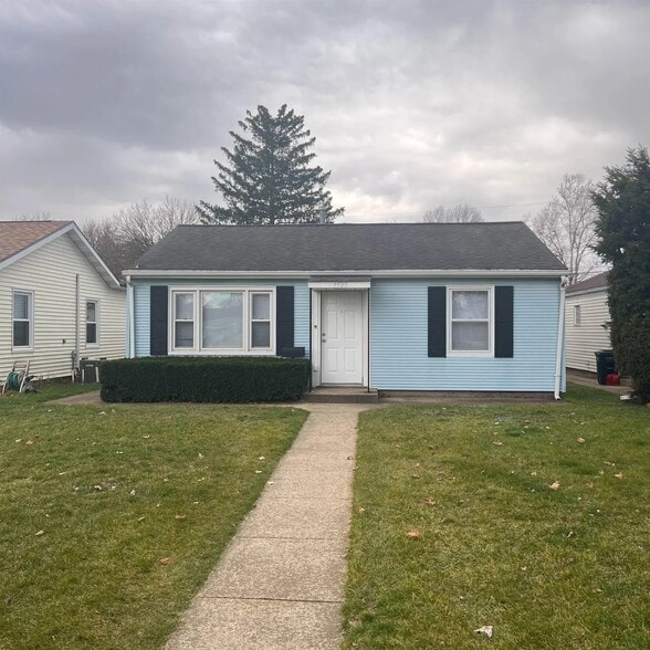 Primary Photo - 1525 N Adams St