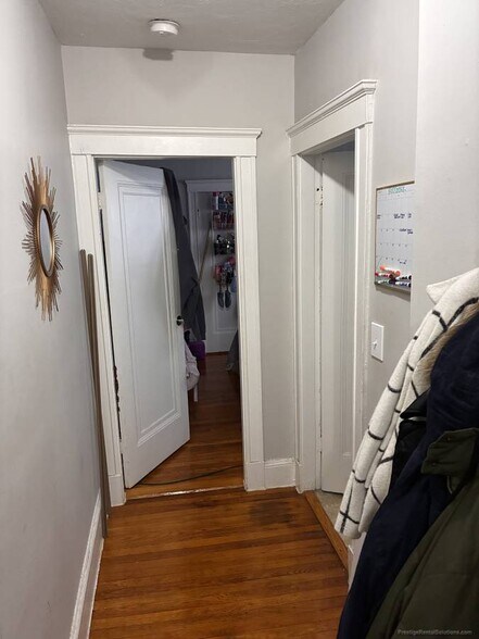 Building Photo - 30 Russell St