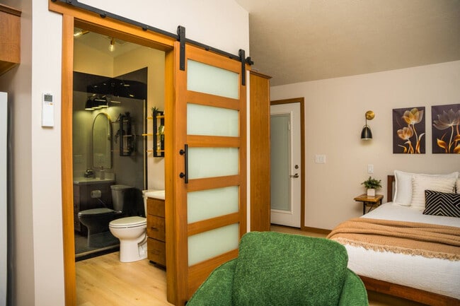 Building Photo - 10268 Cleveland Rd