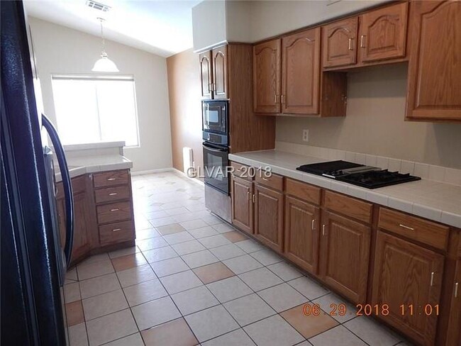 Building Photo - COMING SOON - Ready no later than Mid March